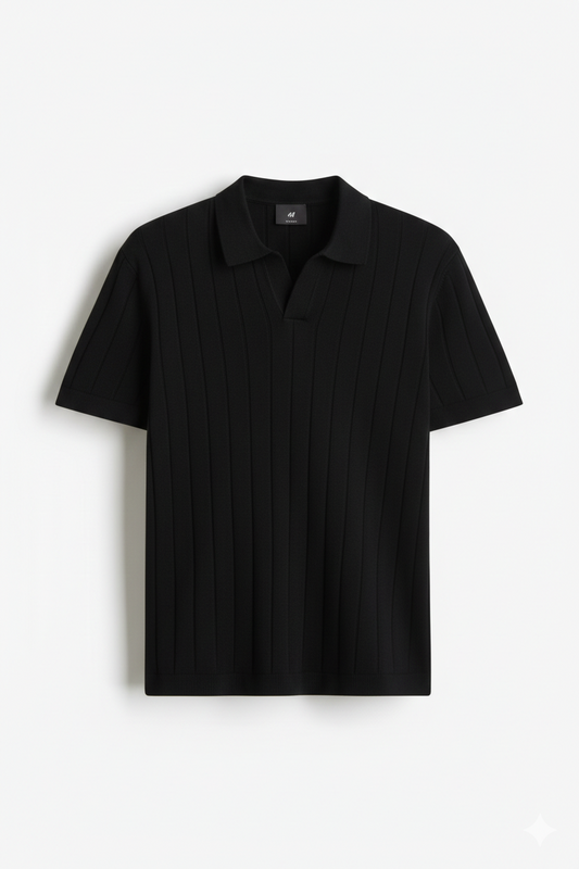 BLACK T-SHIRT
